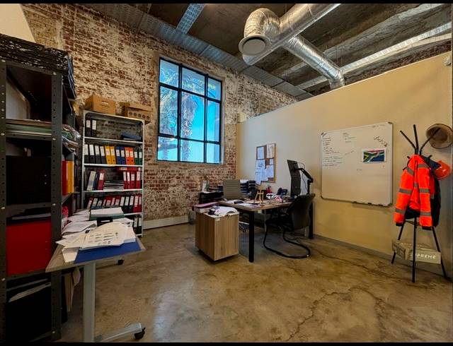 1,508M² OFFICE TO LET IN POINT WATERFRONT